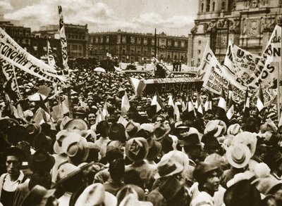 Crowds in Mexico City Celebrate the Nationalization of the Oil Reserves, March 1938 by Unbekannt Unbekannt